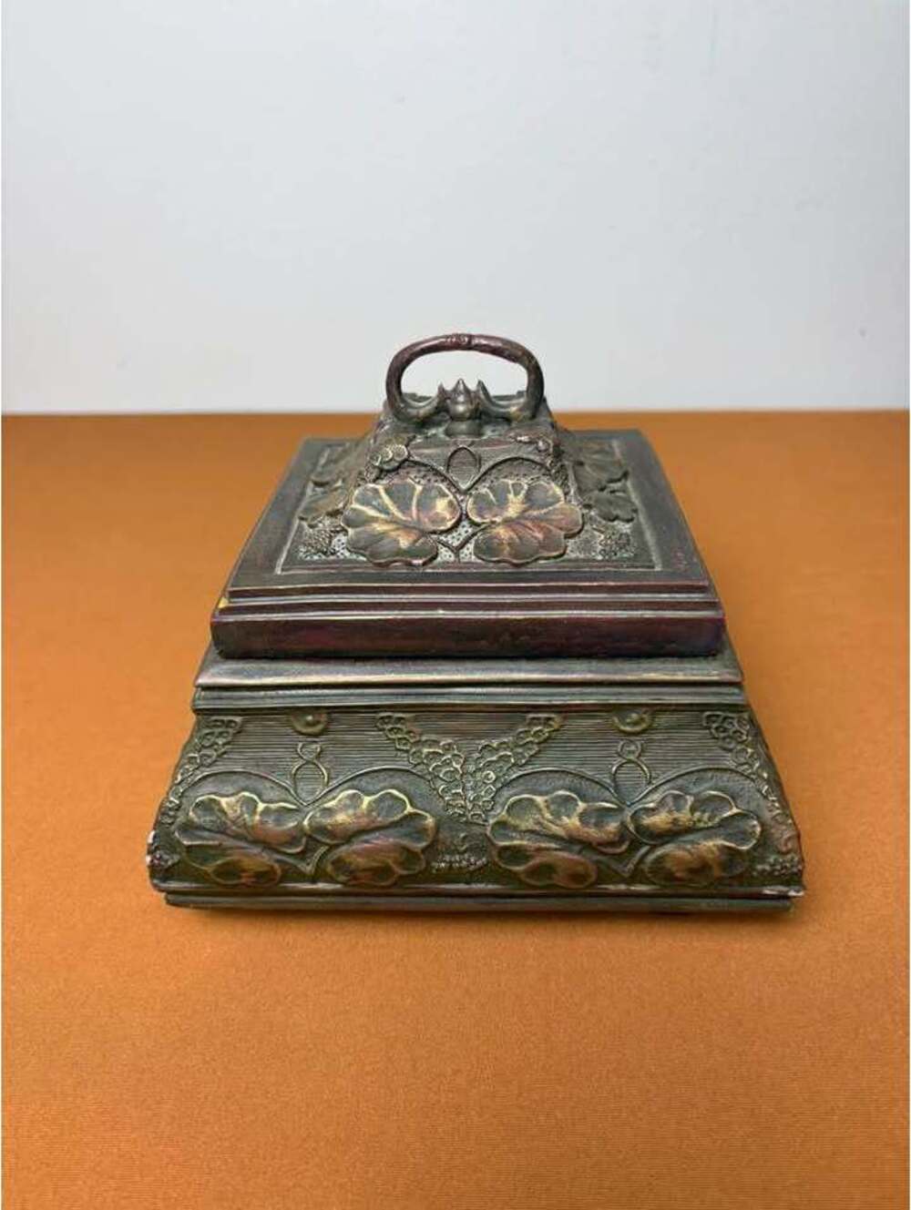 Jewelry Keepsake Centerpiece Bronze Tin Wood Felt Lined Box Leaf Design